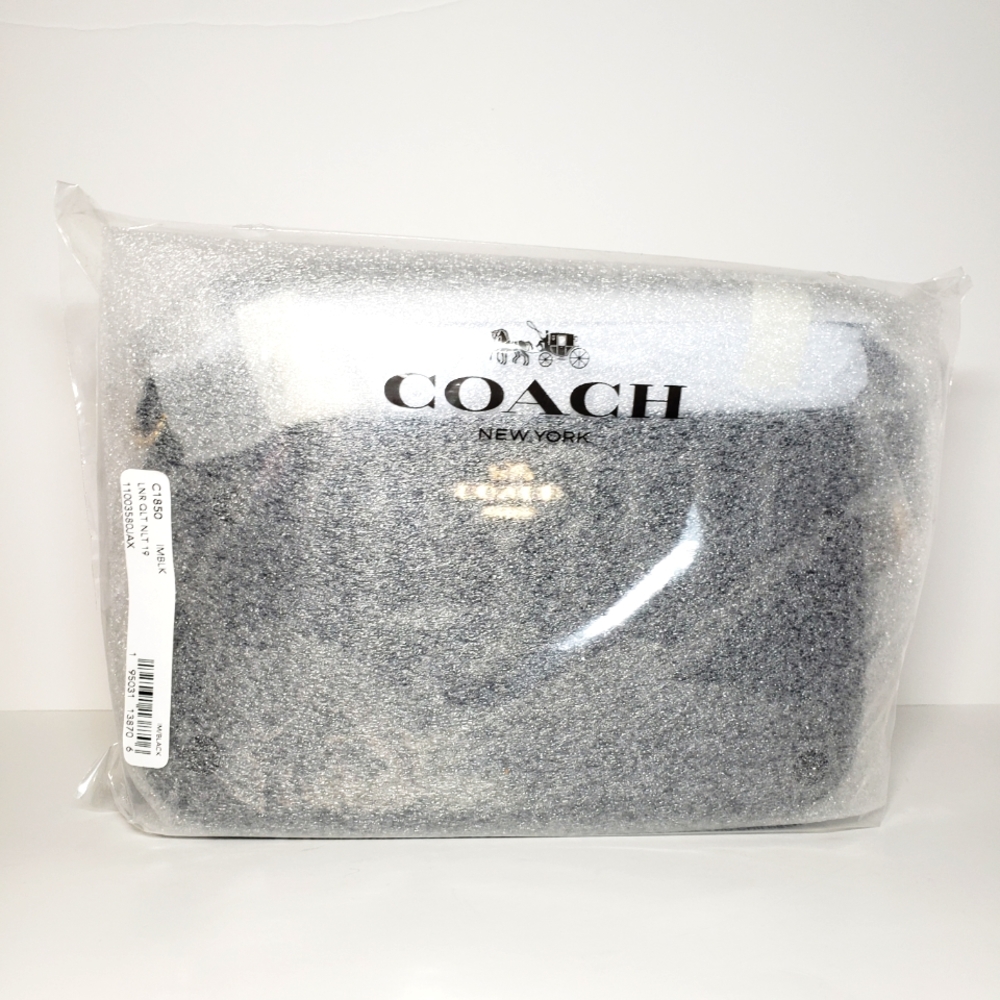 ❗SOLD❗COACH | Nolita 19 Wristlet Purse with Linear Quilting - Picture 12 of 15